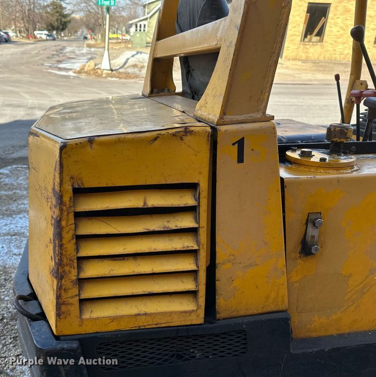 image for item DV0580 1992 John Deere 15 mini excavator