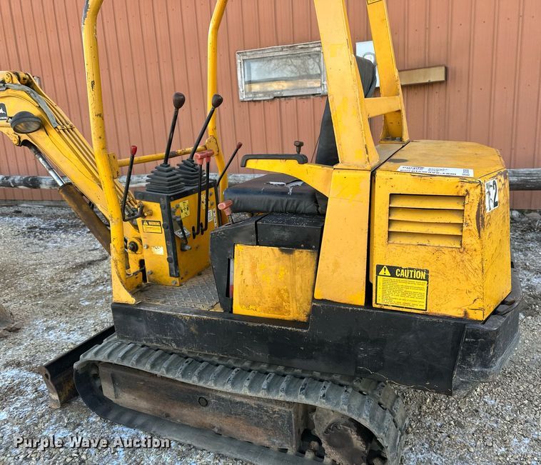 image for item DV0580 1992 John Deere 15 mini excavator