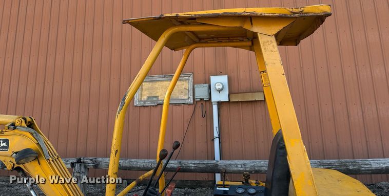 image for item DV0580 1992 John Deere 15 mini excavator