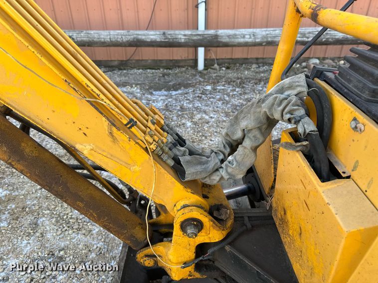 image for item DV0580 1992 John Deere 15 mini excavator