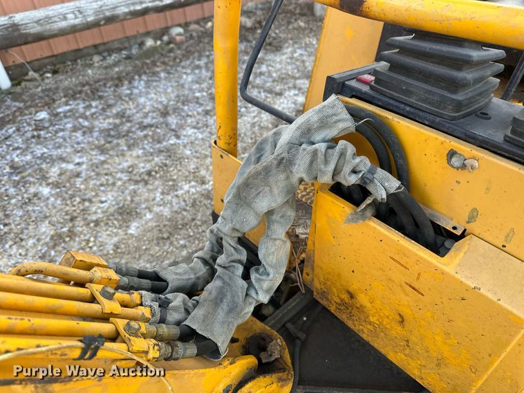 image for item DV0580 1992 John Deere 15 mini excavator