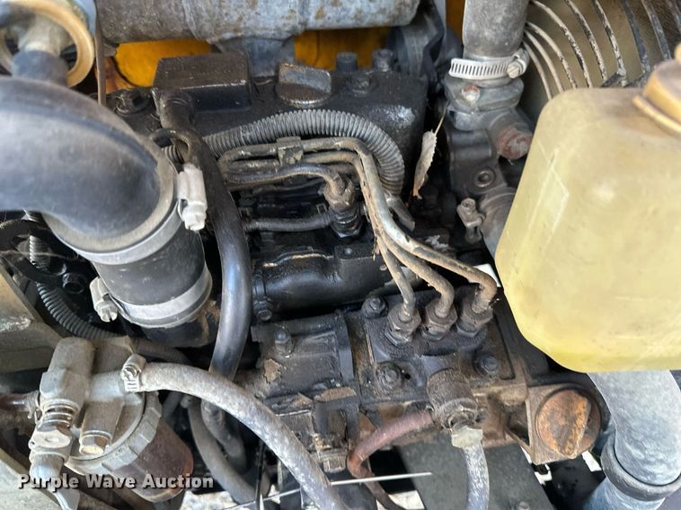 image for item DV0580 1992 John Deere 15 mini excavator