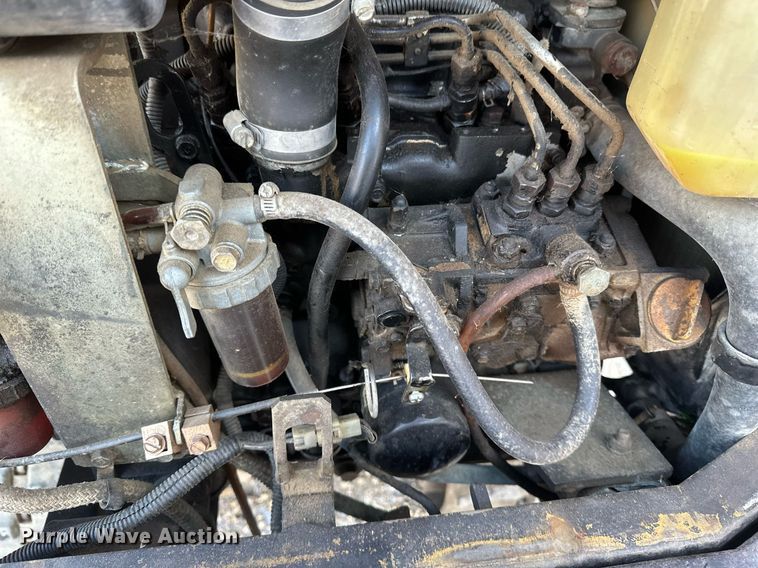 image for item DV0580 1992 John Deere 15 mini excavator