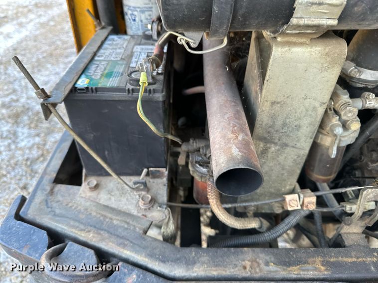 image for item DV0580 1992 John Deere 15 mini excavator