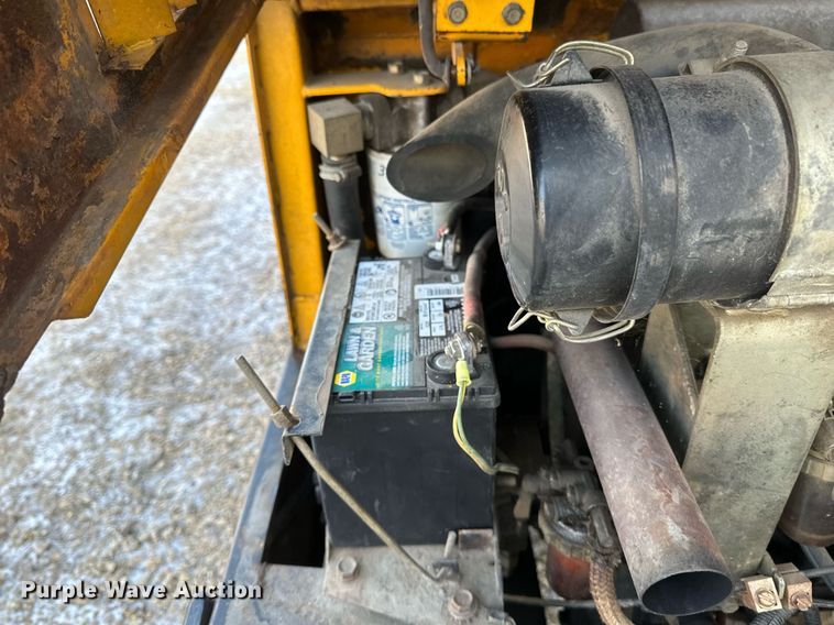 image for item DV0580 1992 John Deere 15 mini excavator