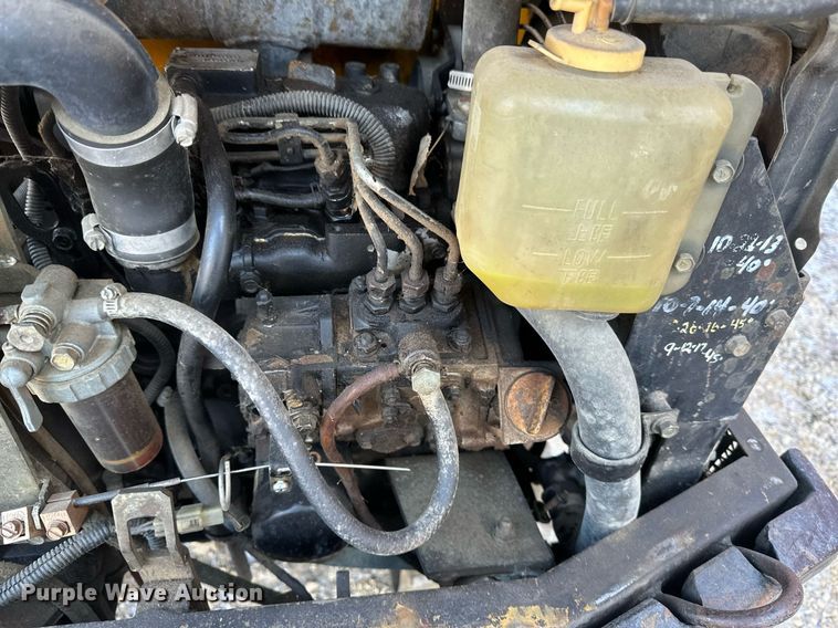 image for item DV0580 1992 John Deere 15 mini excavator