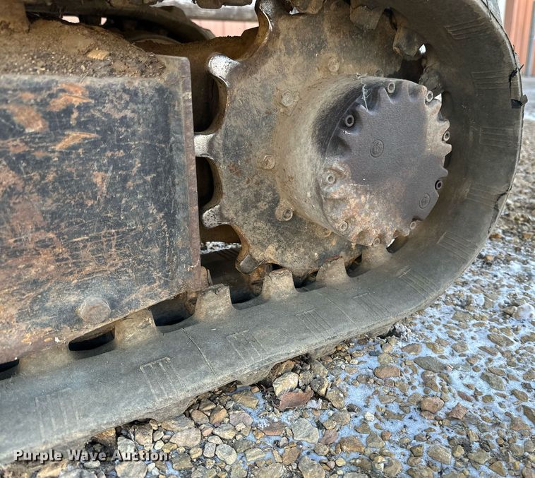 image for item DV0580 1992 John Deere 15 mini excavator