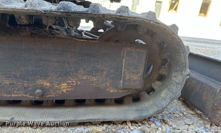 image for item DV0580 1992 John Deere 15 mini excavator