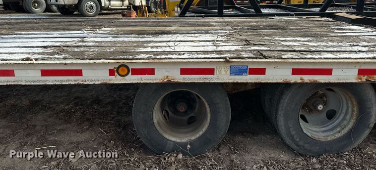 image for item DV0582 1993 Redi Haul equipment trailer