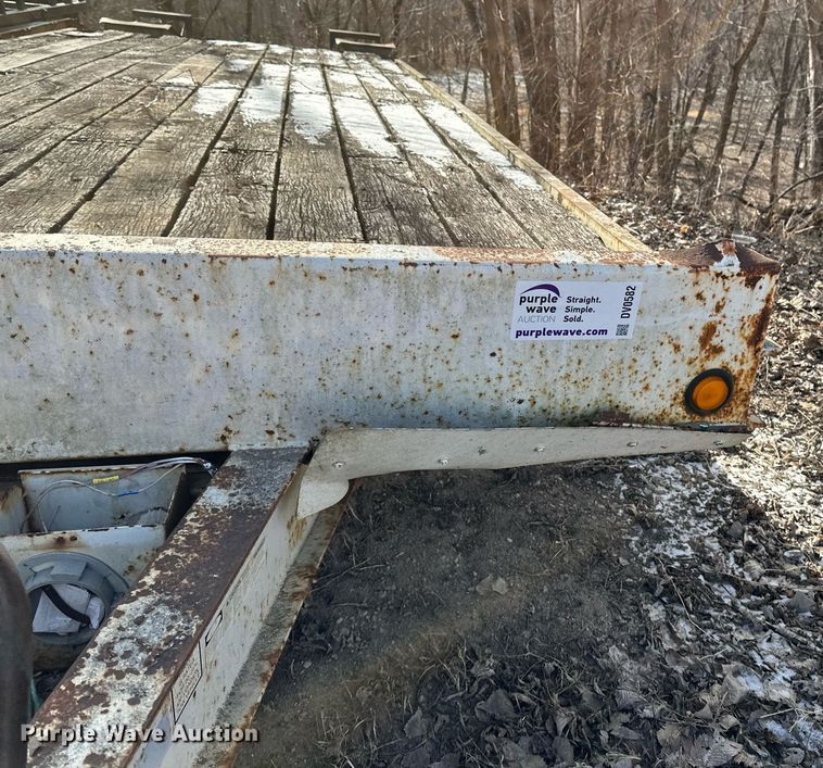 image for item DV0582 1993 Redi Haul equipment trailer