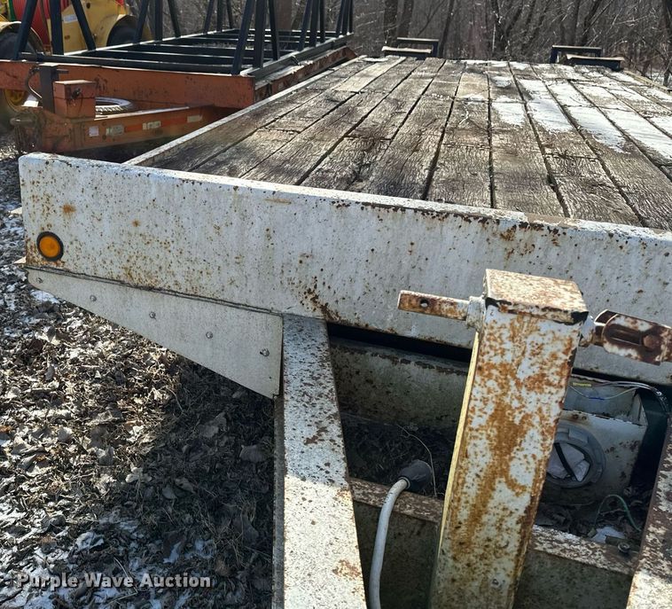 image for item DV0582 1993 Redi Haul equipment trailer