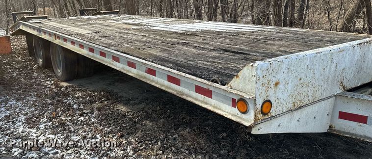 image for item DV0582 1993 Redi Haul equipment trailer