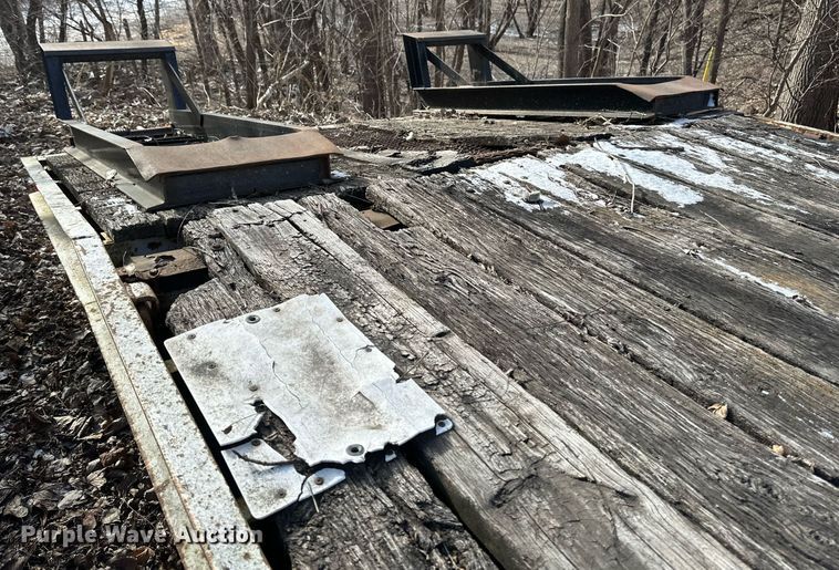 image for item DV0582 1993 Redi Haul equipment trailer