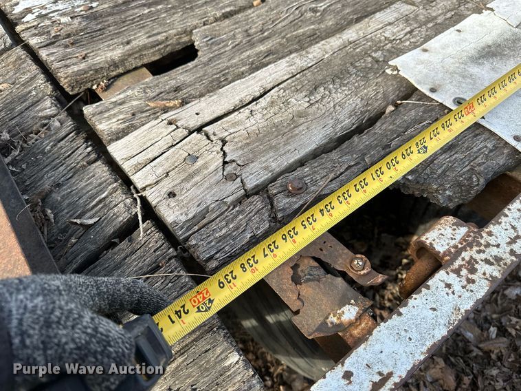 image for item DV0582 1993 Redi Haul equipment trailer