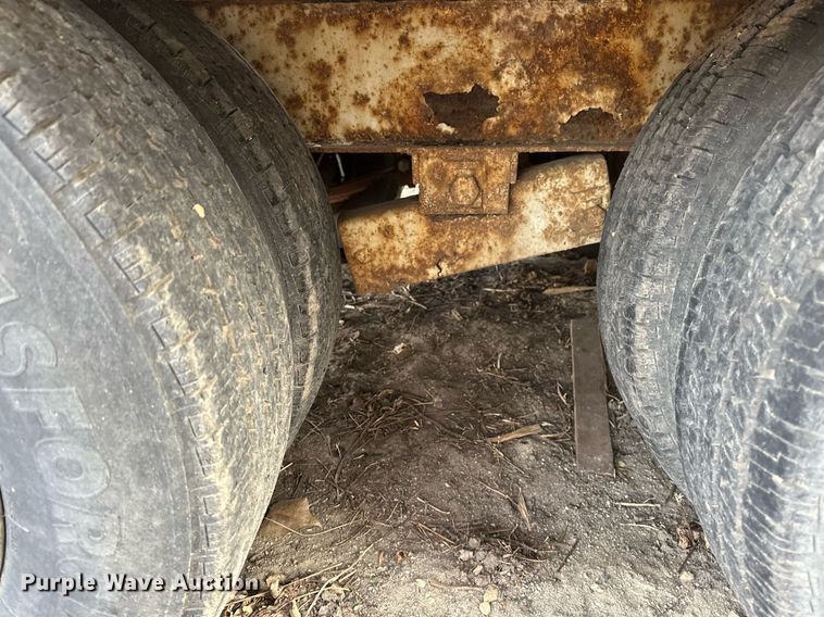 image for item DV0582 1993 Redi Haul equipment trailer