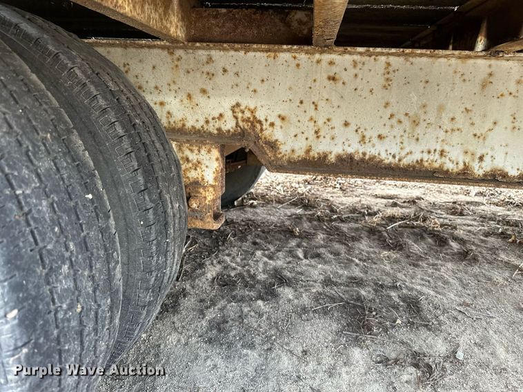 image for item DV0582 1993 Redi Haul equipment trailer