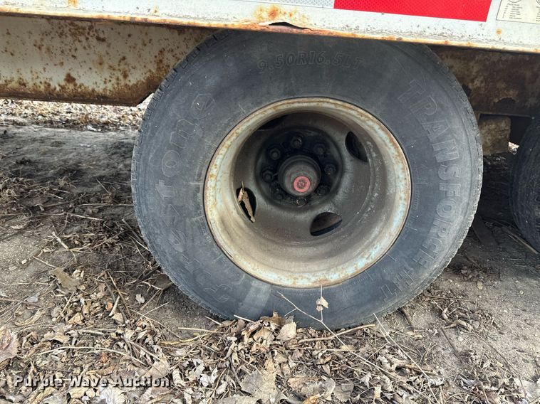 image for item DV0582 1993 Redi Haul equipment trailer