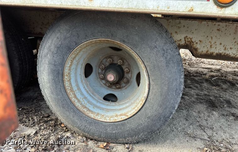 image for item DV0582 1993 Redi Haul equipment trailer