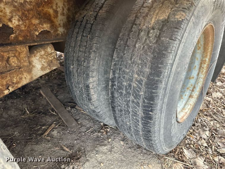 image for item DV0582 1993 Redi Haul equipment trailer