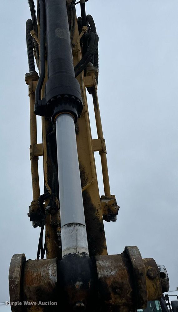 image for item DV0590 2014 Caterpillar 320EL excavator