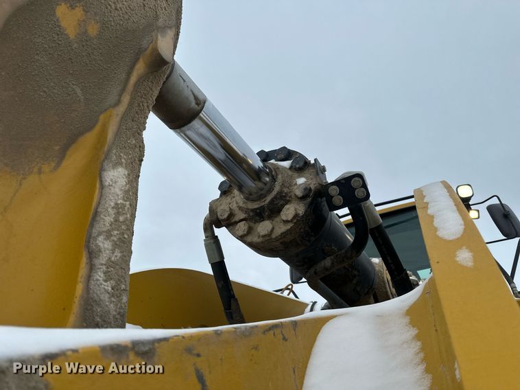 image for item DV0591 2017 Caterpillar 988K wheel loader