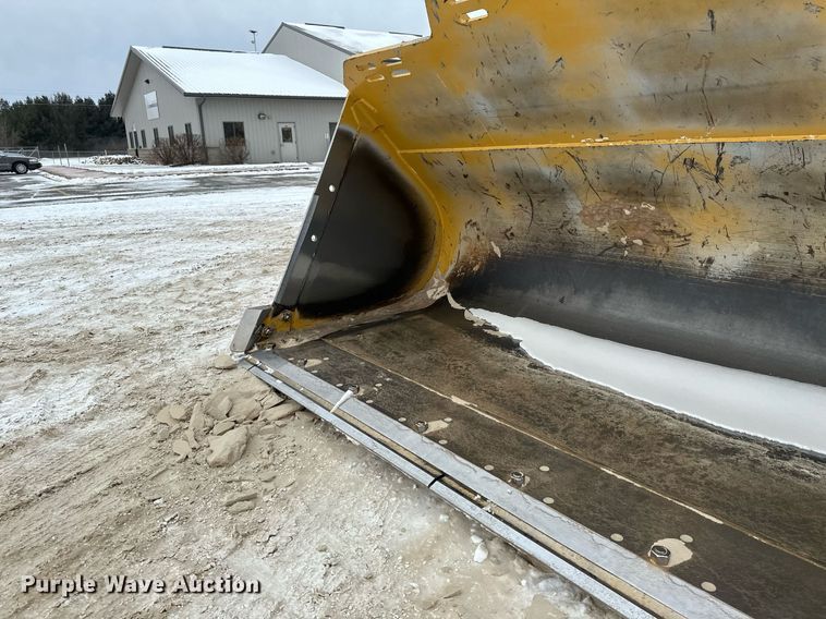 image for item DV0591 2017 Caterpillar 988K wheel loader