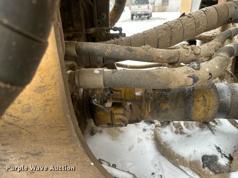 image for item DV0591 2017 Caterpillar 988K wheel loader