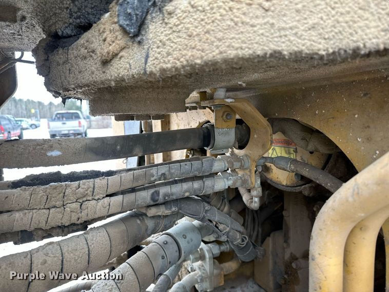 image for item DV0591 2017 Caterpillar 988K wheel loader