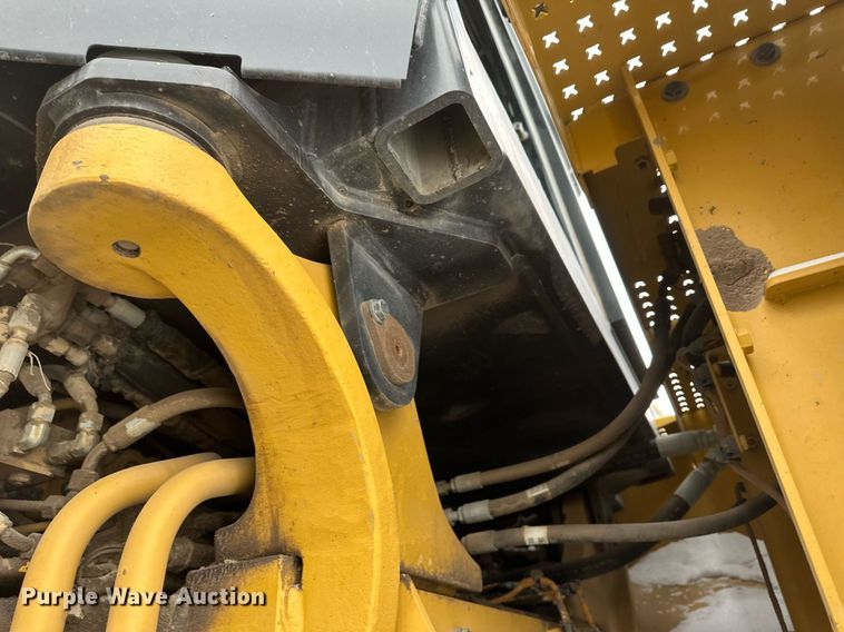 image for item DV0591 2017 Caterpillar 988K wheel loader