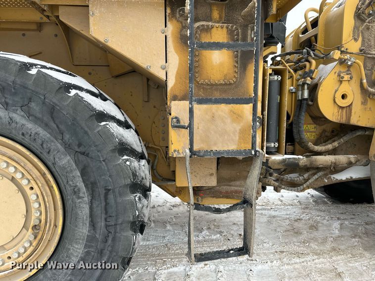 image for item DV0591 2017 Caterpillar 988K wheel loader