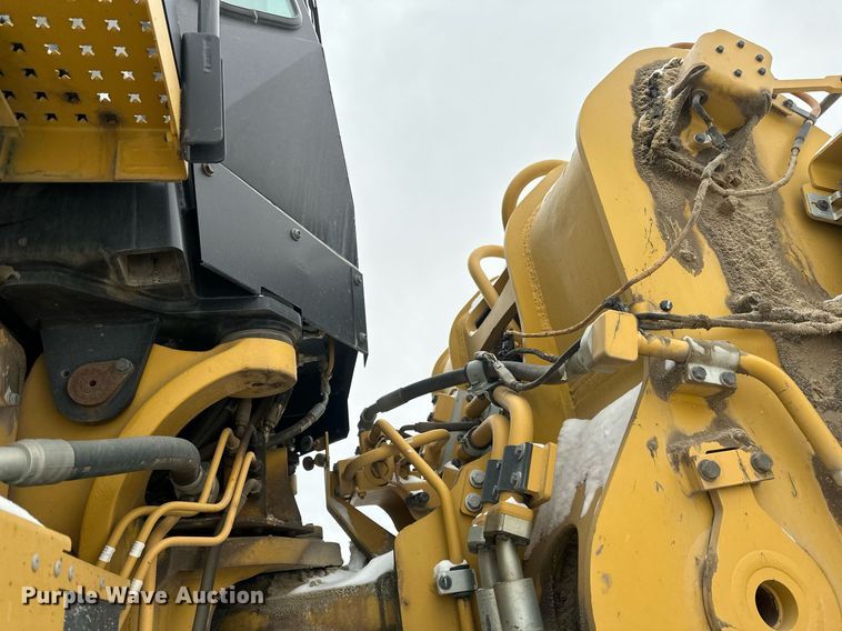 image for item DV0591 2017 Caterpillar 988K wheel loader