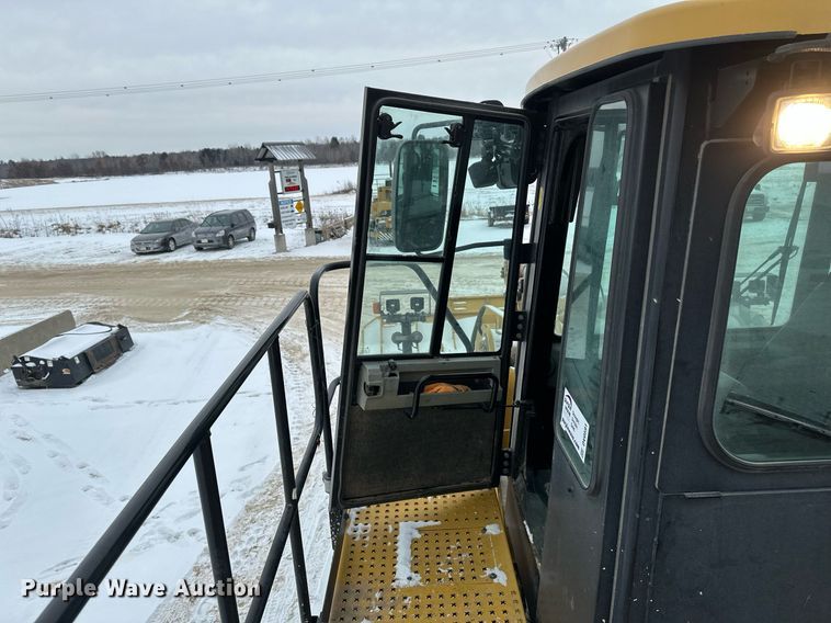 image for item DV0591 2017 Caterpillar 988K wheel loader