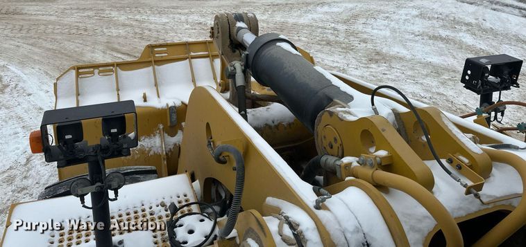 image for item DV0591 2017 Caterpillar 988K wheel loader