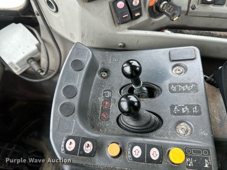 image for item DV0591 2017 Caterpillar 988K wheel loader