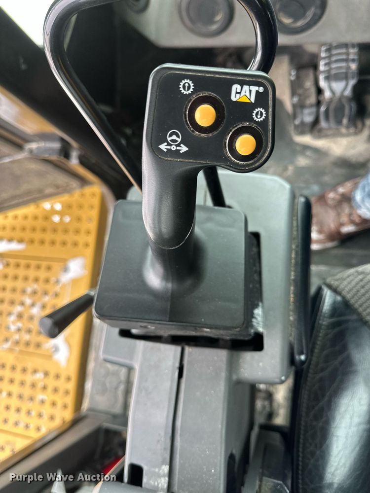 image for item DV0591 2017 Caterpillar 988K wheel loader