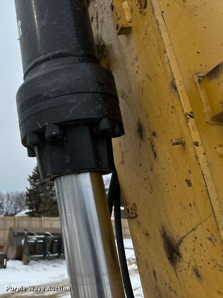 image for item DV0592 2015 Caterpillar 336FLXE excavator