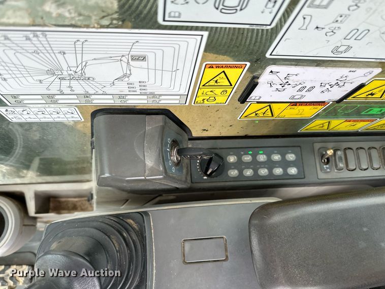 image for item DV0592 2015 Caterpillar 336FLXE excavator