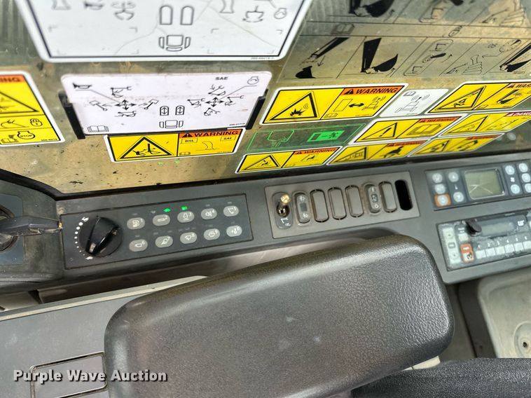 image for item DV0592 2015 Caterpillar 336FLXE excavator