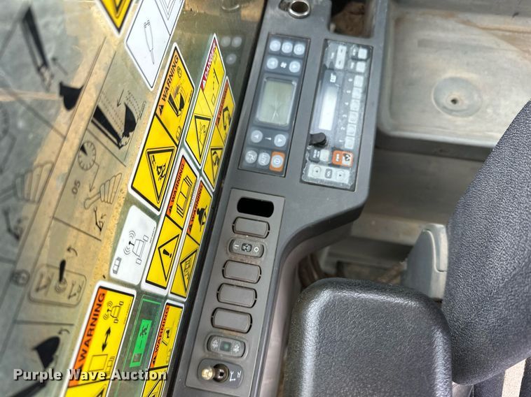 image for item DV0592 2015 Caterpillar 336FLXE excavator