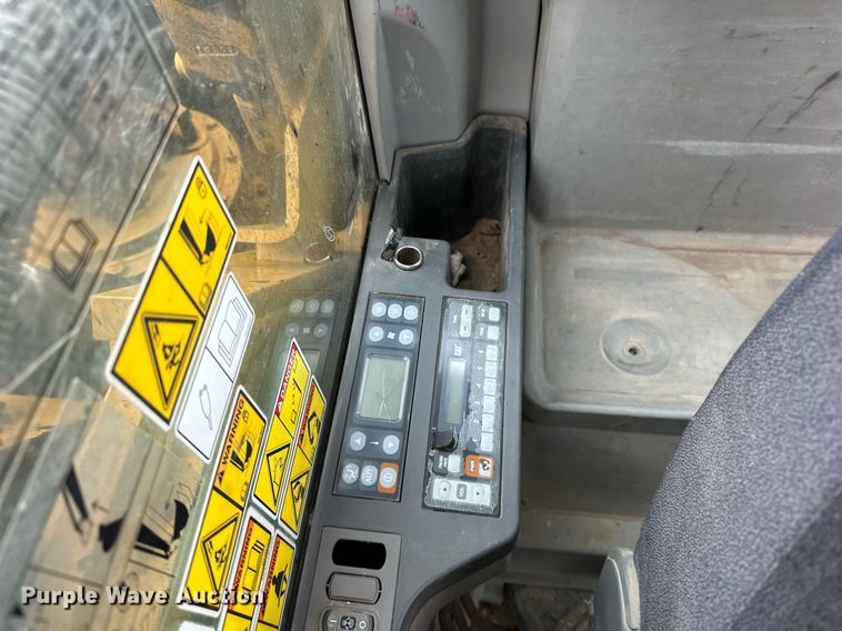 image for item DV0592 2015 Caterpillar 336FLXE excavator