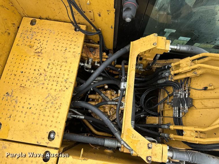 image for item DV0593 2013 Caterpillar 320E excavator