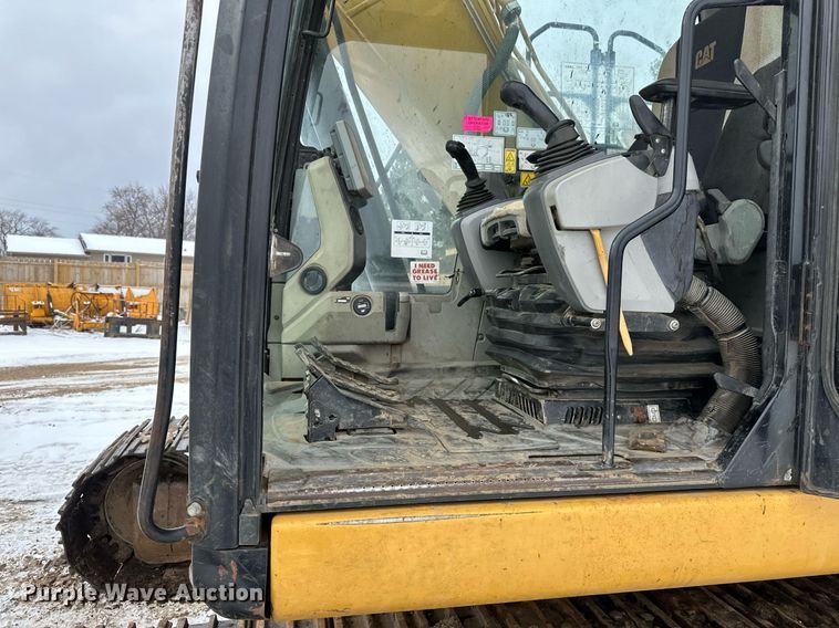 image for item DV0593 2013 Caterpillar 320E excavator