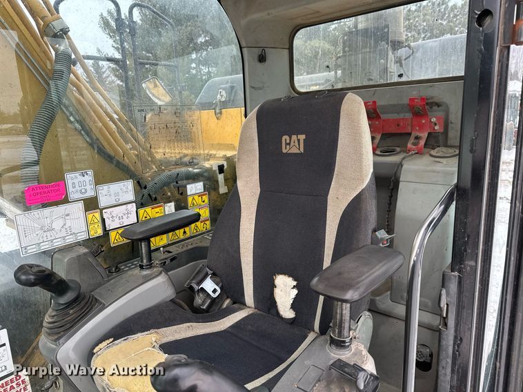 image for item DV0593 2013 Caterpillar 320E excavator