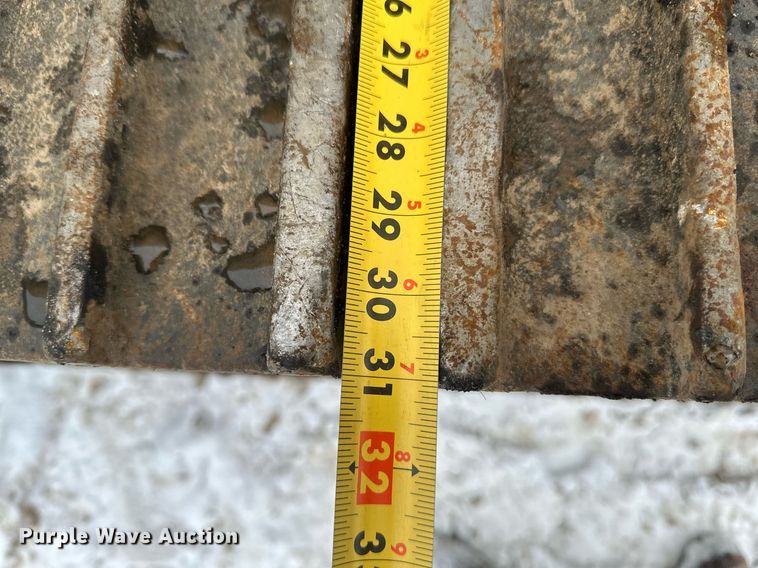 image for item DV0593 2013 Caterpillar 320E excavator