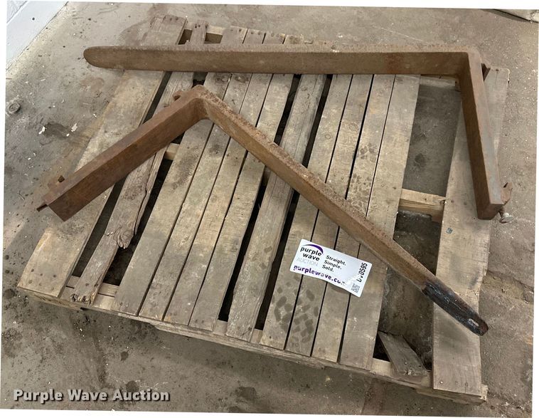 image for item DV0595 Skid steer forks