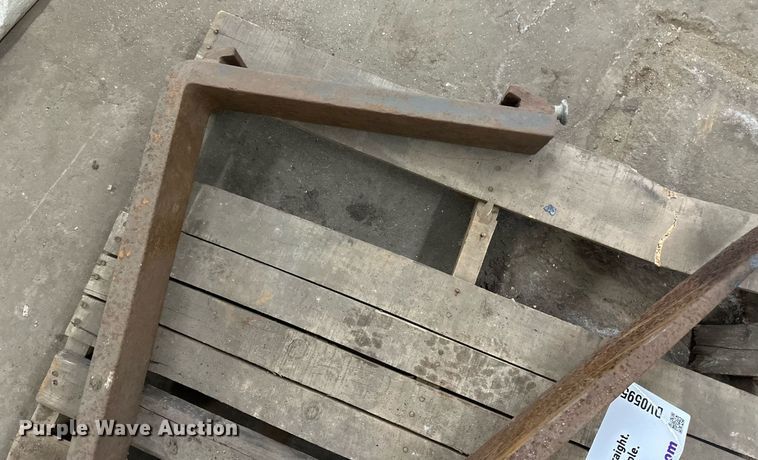 image for item DV0595 Skid steer forks