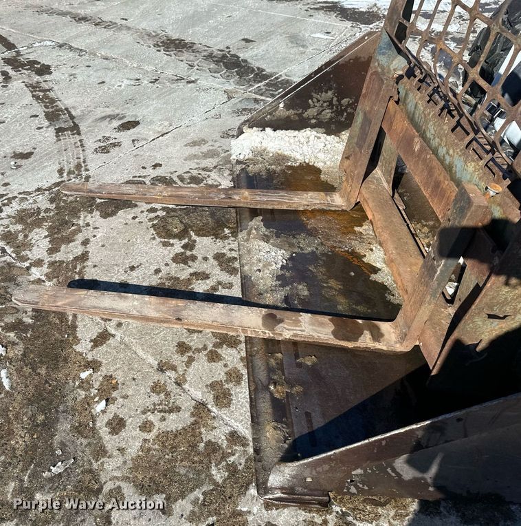 image for item DV0596 2015 Bobcat S650 skid steer loader