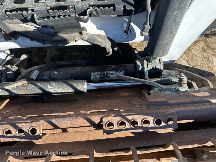 image for item DV0596 2015 Bobcat S650 skid steer loader