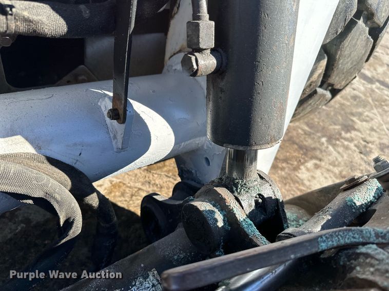 image for item DV0596 2015 Bobcat S650 skid steer loader