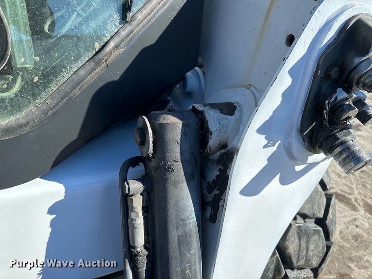 image for item DV0596 2015 Bobcat S650 skid steer loader